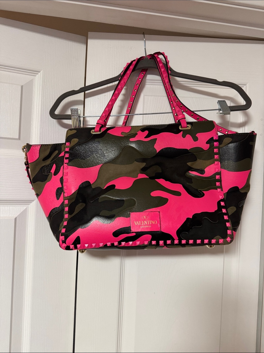 READ—Valentino Pink Camo Bag - Picture 2 of 14